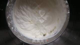草莓奶油杯子蛋糕的做法步骤:7