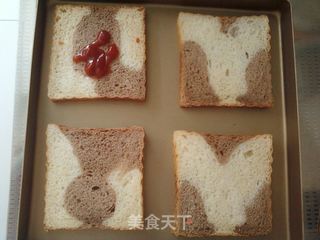 牛肉番茄吐司披萨的做法步骤:4