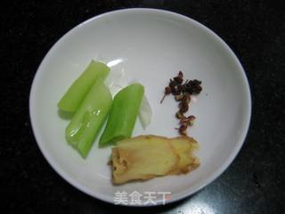 汤浓味美——腊排骨炖土豆的做法步骤:3