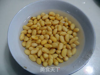红枣桂圆豆浆的做法步骤:2