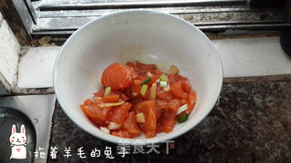 三文鱼火腿炒饭的做法步骤：1