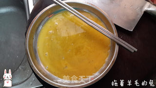 三文鱼火腿炒饭的做法步骤:3