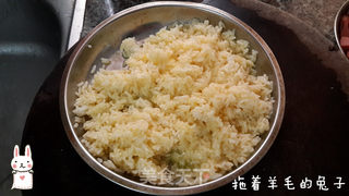 三文鱼火腿炒饭的做法步骤:4