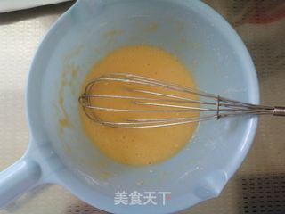 最经典的搭配——香葱鸡蛋饼的做法步骤:5