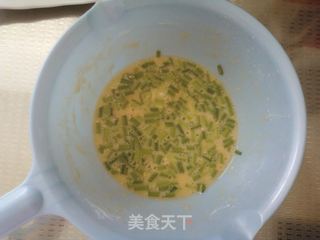 最经典的搭配——香葱鸡蛋饼的做法步骤:7