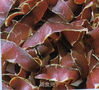 云南名菜——炸干巴的做法步骤：2