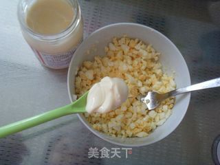 草莓鸡蛋三明治的做法步骤:6