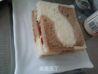 草莓鸡蛋三明治的做法步骤:13