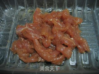 依然家常菜——洋葱炒肉丝的做法步骤：1