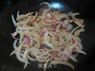 依然家常菜——洋葱炒肉丝的做法步骤:6