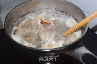 泡椒凤爪的做法步骤:2