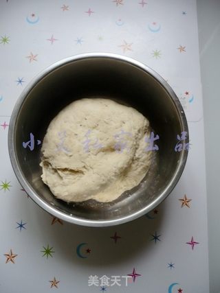 孜然炒肉夹馍的做法步骤：1