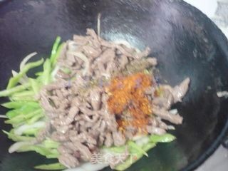 孜然炒肉夹馍的做法步骤：13