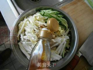 白菜心黄瓜拌豆腐丝的做法步骤:7