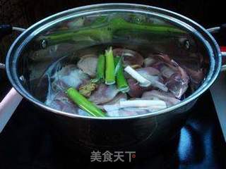 香菜爆鸡胗的做法步骤：1