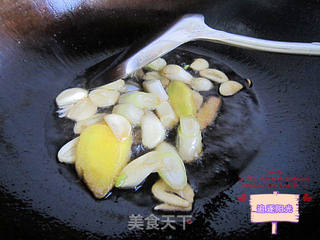 溜肉段的做法步骤:7