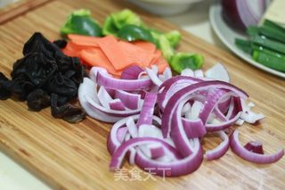 洋葱炒猪肝的做法步骤:2
