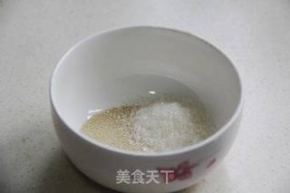 肉末花卷的做法步骤:2