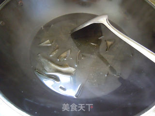 吃起童味的---薯粉片猪肝的做法步骤:2