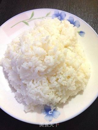 五彩菠萝饭的做法步骤:2