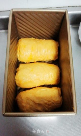 金黄的南瓜吐司的做法步骤:11