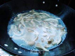 平菇蛋花汤的做法步骤:7