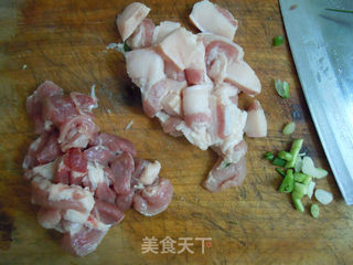 油炸豆腐的变身---豆腐干炒肉片的做法步骤:2