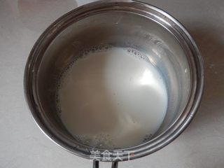 樱桃蛋奶布丁的做法步骤:2
