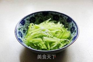 葱油莴笋的做法步骤:3