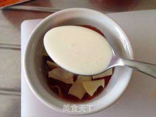 复活节早餐小花样——熏肉番茄鸡蛋杯的做法步骤:5