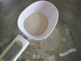 老北京烧饼的做法步骤：1