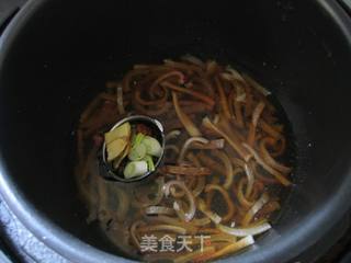 肉皮冻的做法步骤:4