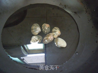 把爱融入鸡蛋里---鸡蛋炖花蛤的做法步骤:2