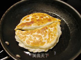 蒜苗木耳鸡蛋盒子的做法步骤:8