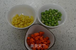 虾仁炒饭的做法步骤：2