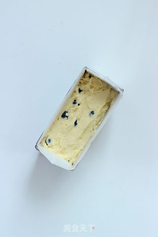 【蓝莓酥皮cake】简单一步提升蛋糕气质的做法步骤:9