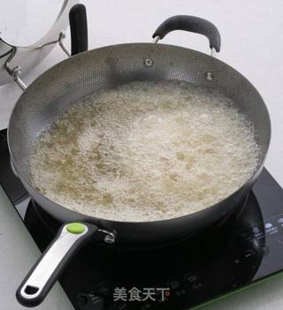 舌尖2之油爆河虾的做法步骤:2