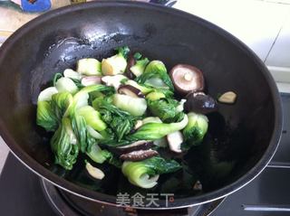 香菇炒油菜的做法步骤:5