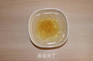 轻松熊慕斯——可爱小熊，给它一个大大的拥抱的做法步骤：2