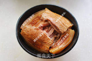 17图详解四川九大碗之【咸烧白】(芽菜扣肉)的做法步骤:10