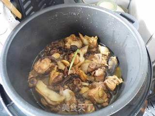 小鸡炖蘑菇的做法步骤:11