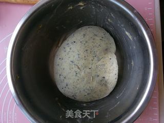 芝麻小面包的做法步骤:2