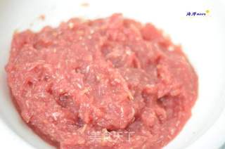 牛肉锅贴的做法步骤:2