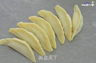 牛肉锅贴的做法步骤:4