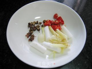 炝炒苦瓜的做法步骤:2