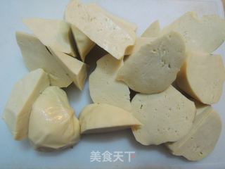 不如在家吃:母亲节煮道堪比肉味的健康素菜【五香素鸡】的做法步骤:2