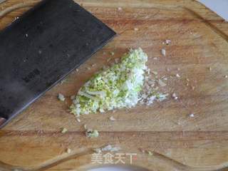 白菜海米猪肉水饺的做法步骤:2