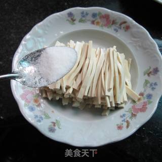 蒜米豆腐丝的做法步骤：3