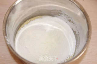奶香小馒头——自己在家也可以做旺仔小馒头啦!简简单单,孩子的最爱!的做法步骤:2