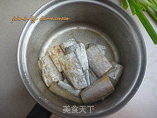 蕃茄酱烧带鱼的做法步骤:2